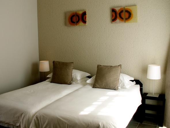 Elegant Guesthouse - bedroom